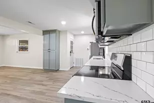 312 Willow, Hughes Springs, TX 75656 - Photo 9