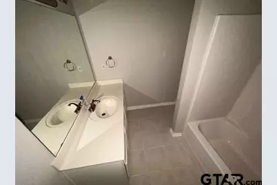 5401 Hollytree Drive Apt 2101, Tyler, TX 75703 - Photo 7