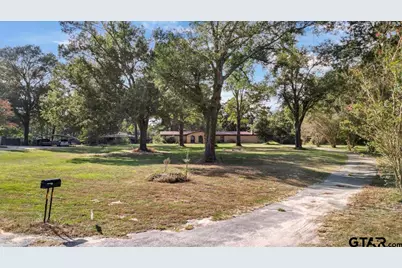 1302 Jeb Stuart Dr, Tyler, TX 75703 - Photo 1