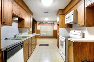 1302 Jeb Stuart Dr, Tyler, TX 75703 - Photo 11