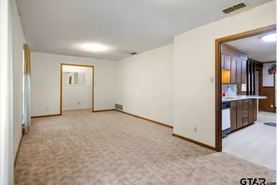 1302 Jeb Stuart Dr, Tyler, TX 75703 - Photo 13