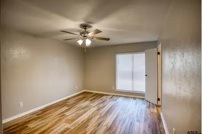 301 First St, Palestine, TX 75803 - Photo 9