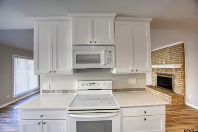 301 First St, Palestine, TX 75803 - Photo 7