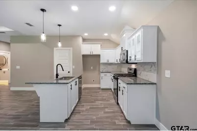16226 Crossing Circle, Lindale, TX 75771 - Photo 9