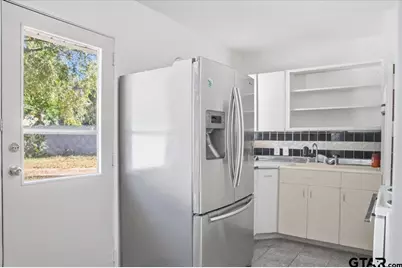 1835 Melba Dr, Tyler, TX 75701 - Photo 11