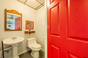 1124 N Main (House B), Winnsboro, TX 75494 - Photo 17