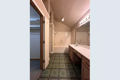 580 Oakwood Dr, Kilgore, TX 75662 - Photo 29