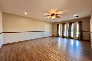 580 Oakwood Dr, Kilgore, TX 75662 - Photo 33