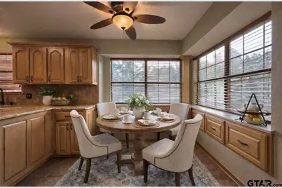 580 Oakwood Dr, Kilgore, TX 75662 - Photo 13