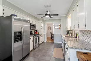 202 Molly Ln, Mineola, TX 75773 - Photo 9