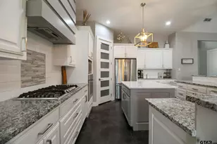 351 Mustang Dr, Longview, TX 75605 - Photo 9