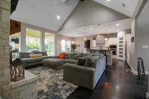 351 Mustang Dr, Longview, TX 75605 - Photo 3