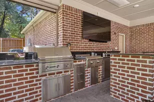 2020 Equestrian Ln, Tyler, TX 75703 - Photo 39