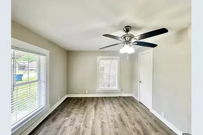 219 Half St, Lindale, TX 75771 - Photo 7