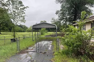 582 E Main St, Van, TX 75790 - Photo 5