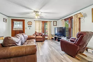 710 W 1st St, Hughes Springs, TX 75656 - Photo 15