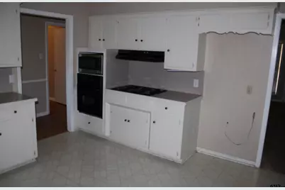 8202 Purdue, Tyler, TX 75703 - Photo 5