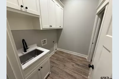 14697 Woodland Creek Drive, Tyler, TX 75706 - Photo 9