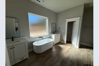 14697 Woodland Creek Drive, Tyler, TX 75706 - Photo 7