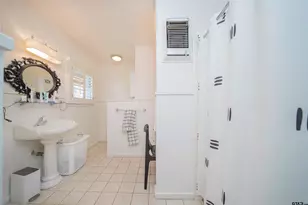 1900 W Hoyt Dr, Longview, TX 75601 - Photo 17