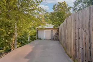 1900 W Hoyt Dr, Longview, TX 75601 - Photo 29