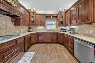 707 N Sherwood Dr, Overton, TX 75684 - Photo 11