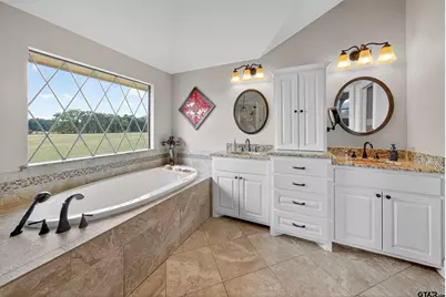 2621 Anderson County Rd 2212, Palestine, TX 75803 - Photo 37