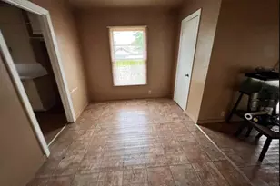 242 E Main St, Van, TX 75790 - Photo 9