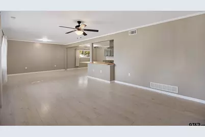 291 E Main, Van, TX 75790 - Photo 5