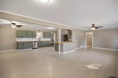 291 E Main, Van, TX 75790 - Photo 3