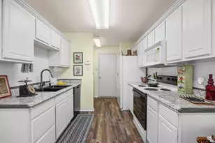 5401 Hollytree Dr, Tyler, TX 75703 - Photo 13