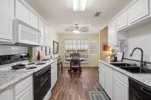 5401 Hollytree Dr, Tyler, TX 75703 - Photo 15