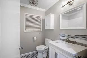 1020 W Morris St, Tyler, TX 75702 - Photo 9