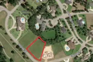 301 Creekside Dr, Marshall, TX 75672 - Photo 1
