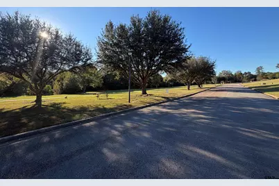 301 Creekside Drive, Marshall, TX 75672 - Photo 11