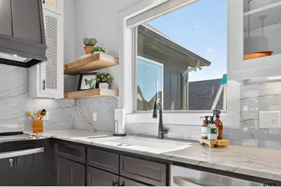 4013 Rock Creek Ct, Tyler, TX 75703 - Photo 9