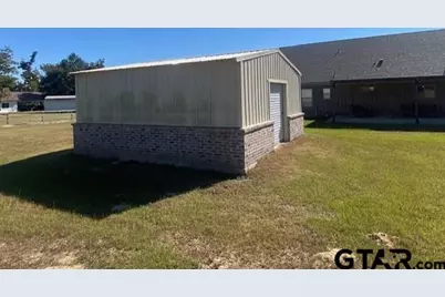 308 N Douglas, Bogata, TX 75417 - Photo 19