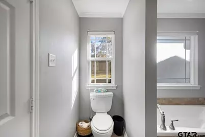 300 N Evenside St, Henderson, TX 75654 - Photo 23