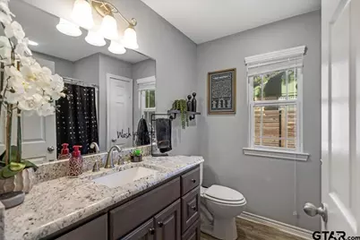 300 N Evenside St, Henderson, TX 75654 - Photo 9