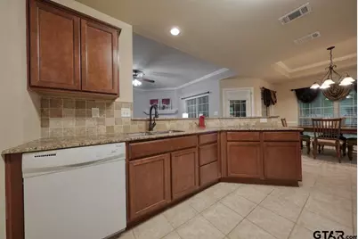 421 W Cumberland Rd #1402, Tyler, TX 75703 - Photo 17