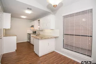 5917 Hollytree, Tyler, TX 75703 - Photo 7