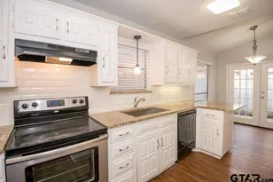 5917 Hollytree, Tyler, TX 75703 - Photo 11