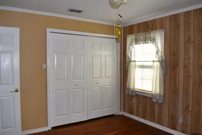 209 Ludolph St, Palestine, TX 75803 - Photo 15