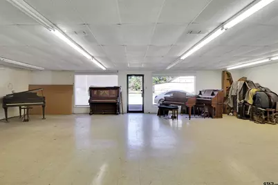 419 W Larissa St, Jacksonville, TX 75766 - Photo 13