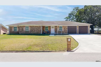 1404 E Leach, Kilgore, TX 75662 - Photo 1