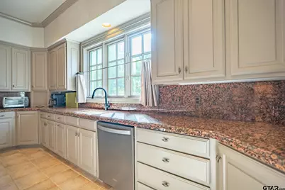 1520 Clubview Dr, Tyler, TX 75701 - Photo 11