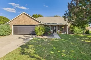 1675 Meadowview St, Athens, TX 75752 - Photo 1