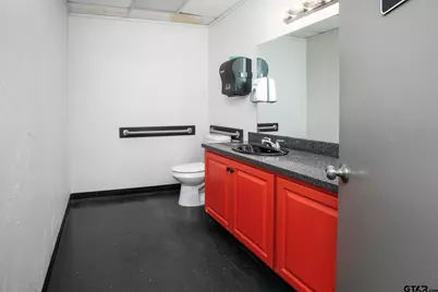 127 E Sh 31, Longview, TX 75601 - Photo 31