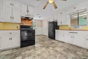 1118 S Fleishel Ave, Tyler, TX 75701 - Photo 11