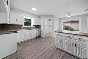 4715 Edinburgh, Tyler, TX 75703 - Photo 9